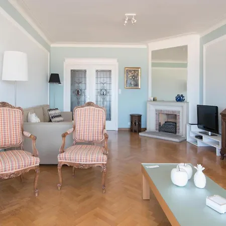 In With Stunning Sea View Apartmán