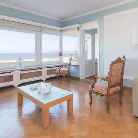 In With Stunning Sea View Apartmán